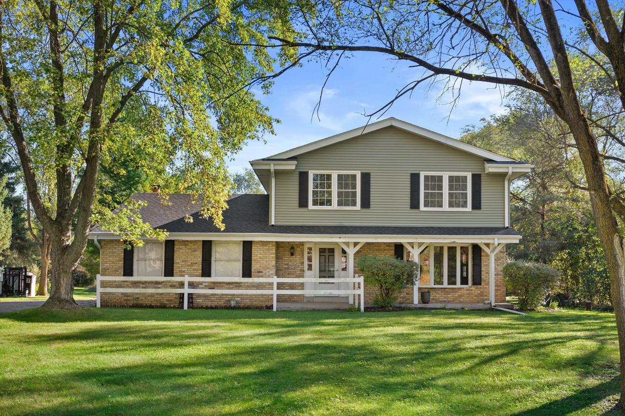 W328S7882 Glen Way, Mukwonago, WI 53149