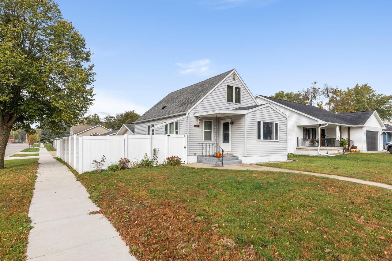 3050 27th St, La Crosse, WI 54601