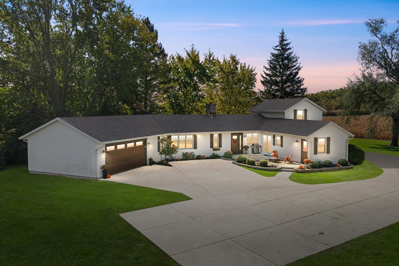 18828 Plank Rd, Yorkville, WI 53182