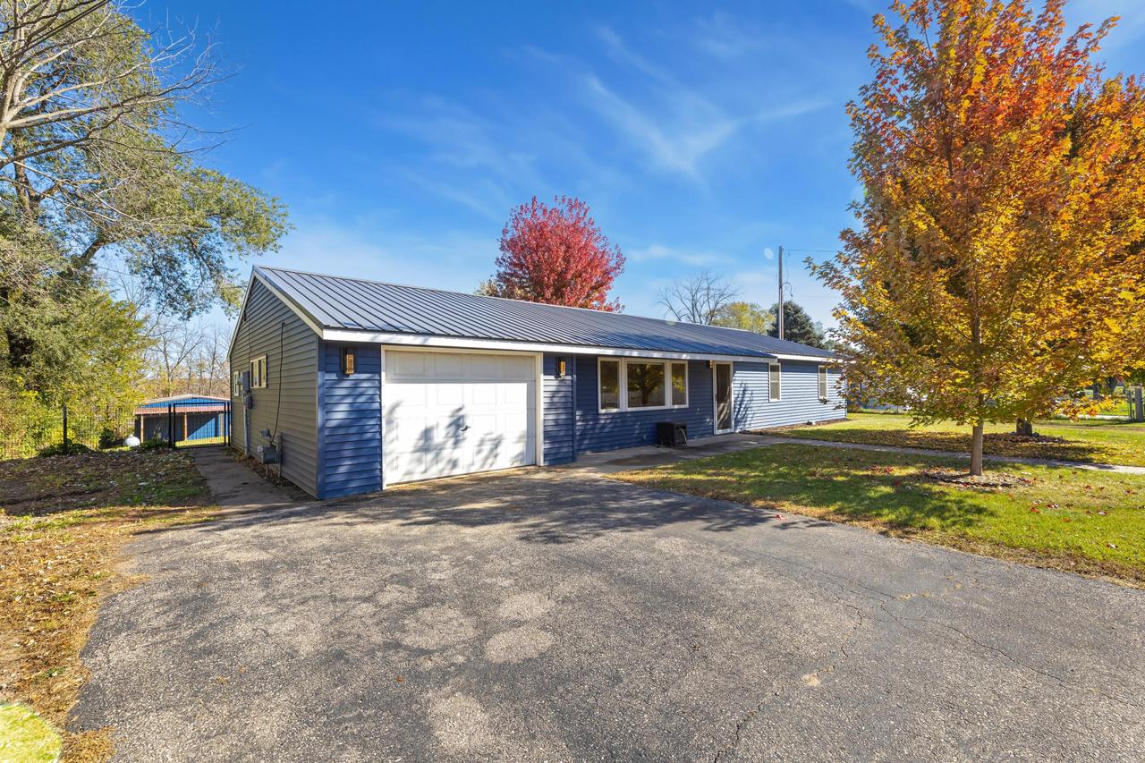 W7848 Maple Dr, Onalaska, WI 54650