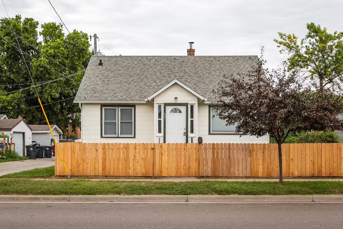 621 Farnam St, La Crosse, WI 54601