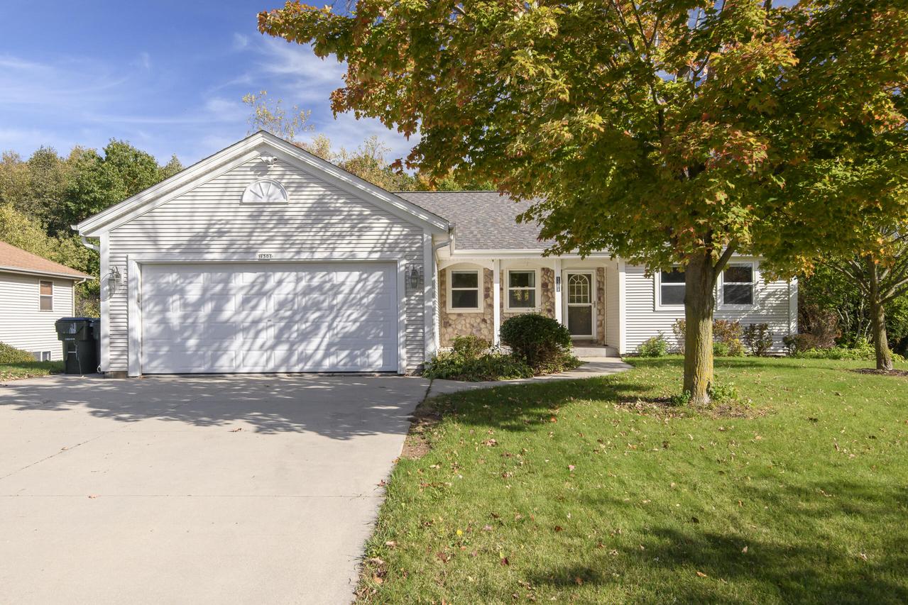 1301 Firethorn Dr, West Bend, WI 53090