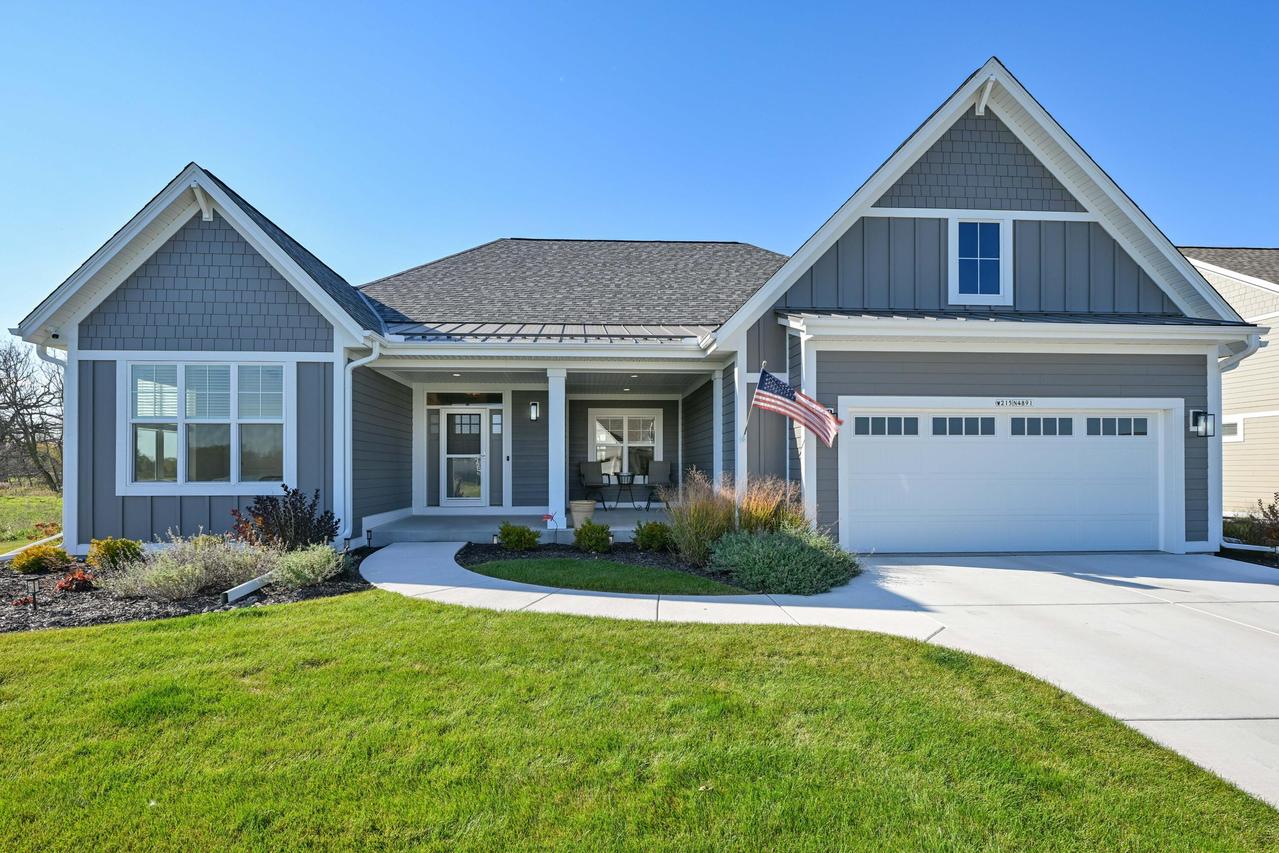 W215N4891 Kathleen Dr, Menomonee Falls, WI 53051