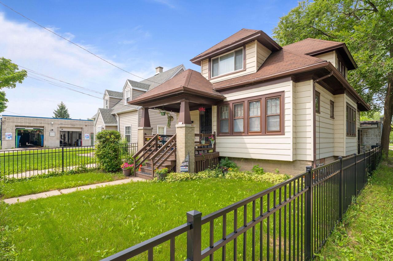 4881 N 27th St, Milwaukee, WI 53209