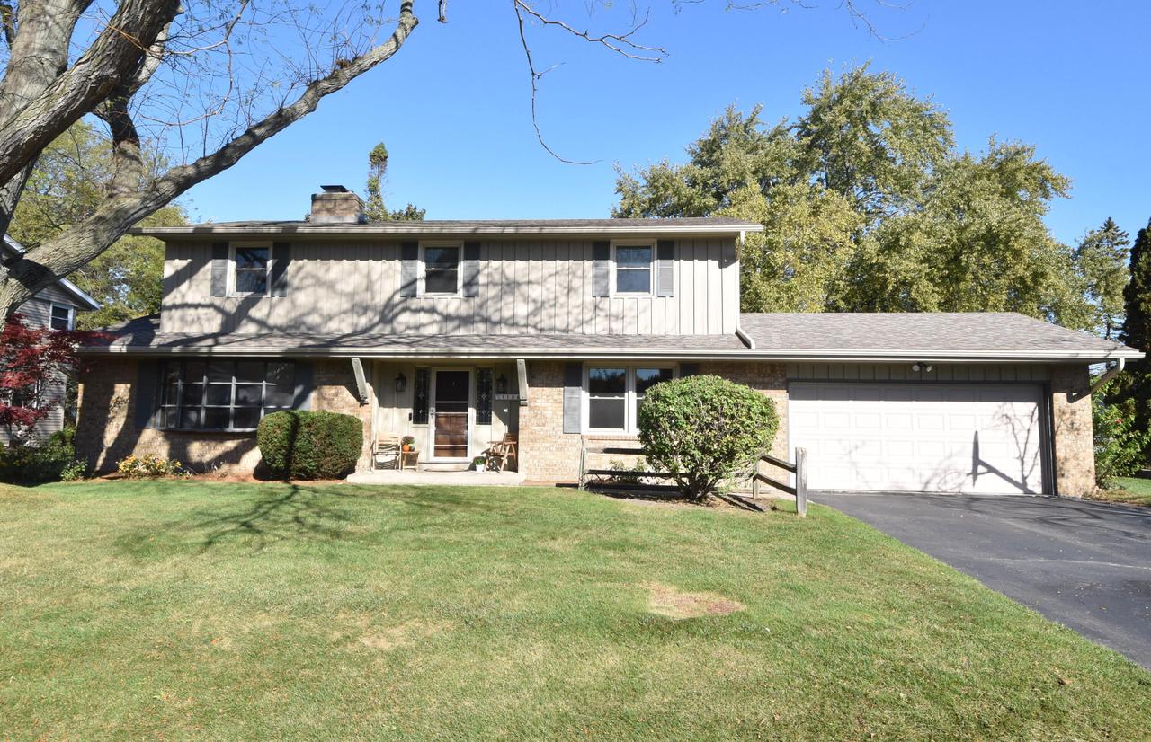 1106 Hialeah Dr, Caledonia, WI 53402