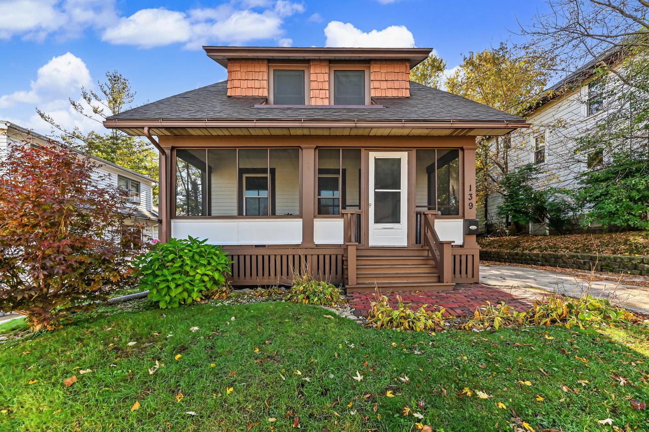 139 Fourth St, Waukesha, WI 53188
