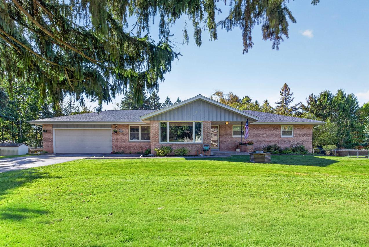 N72W22429 Jeanine Ln, Lisbon, WI 53089