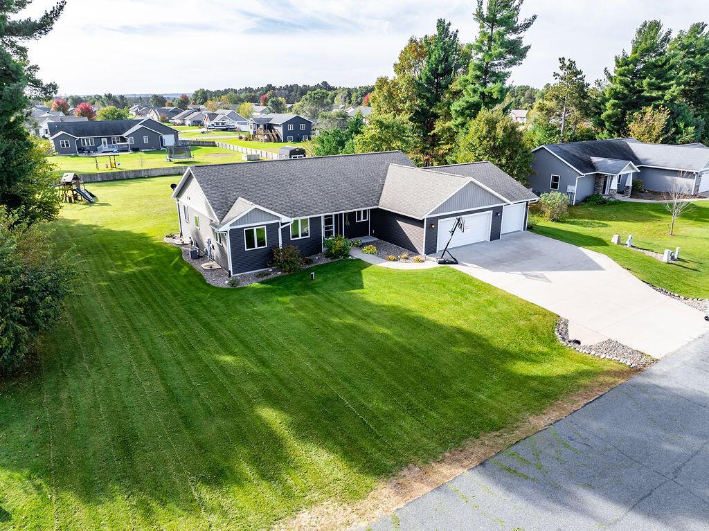 W7869 W Broadmoor Park, Holland, WI 54636