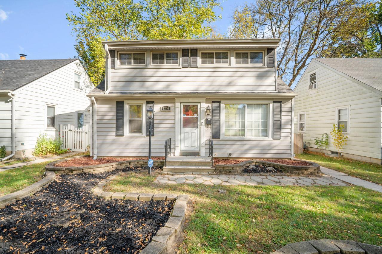 1200 S 113th St, West Allis, WI 53214