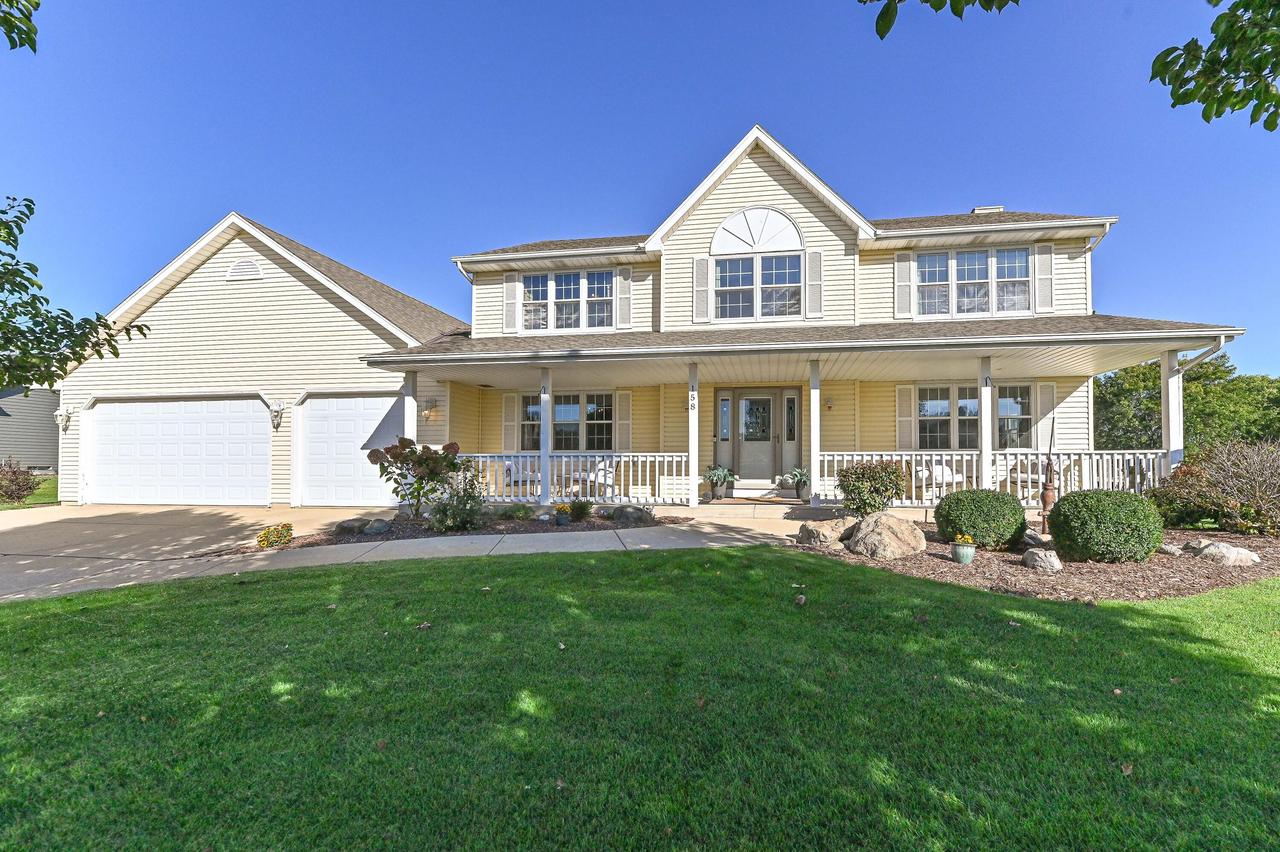 158 Mill Ave, Union Grove, WI 53182