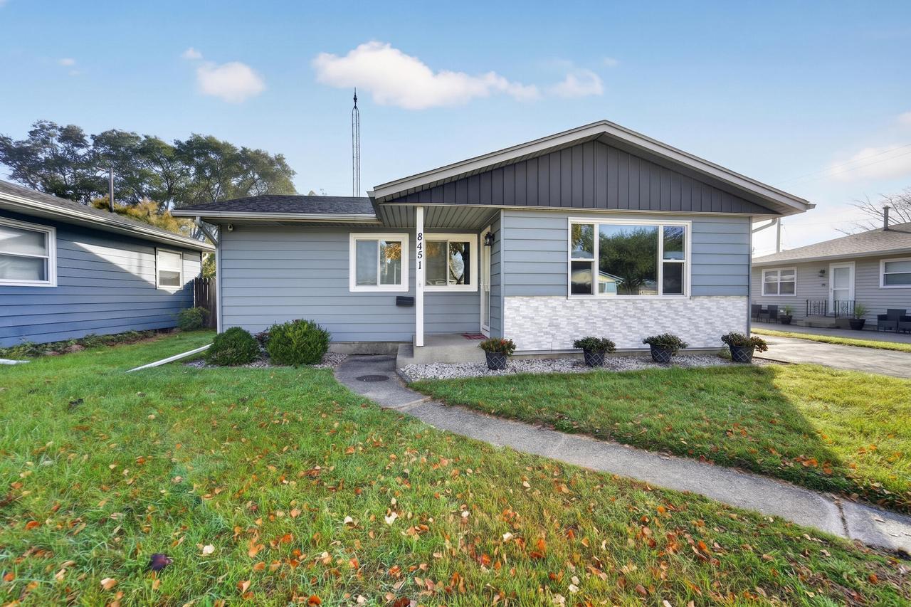 8451 14th Ave, Kenosha, WI 53143