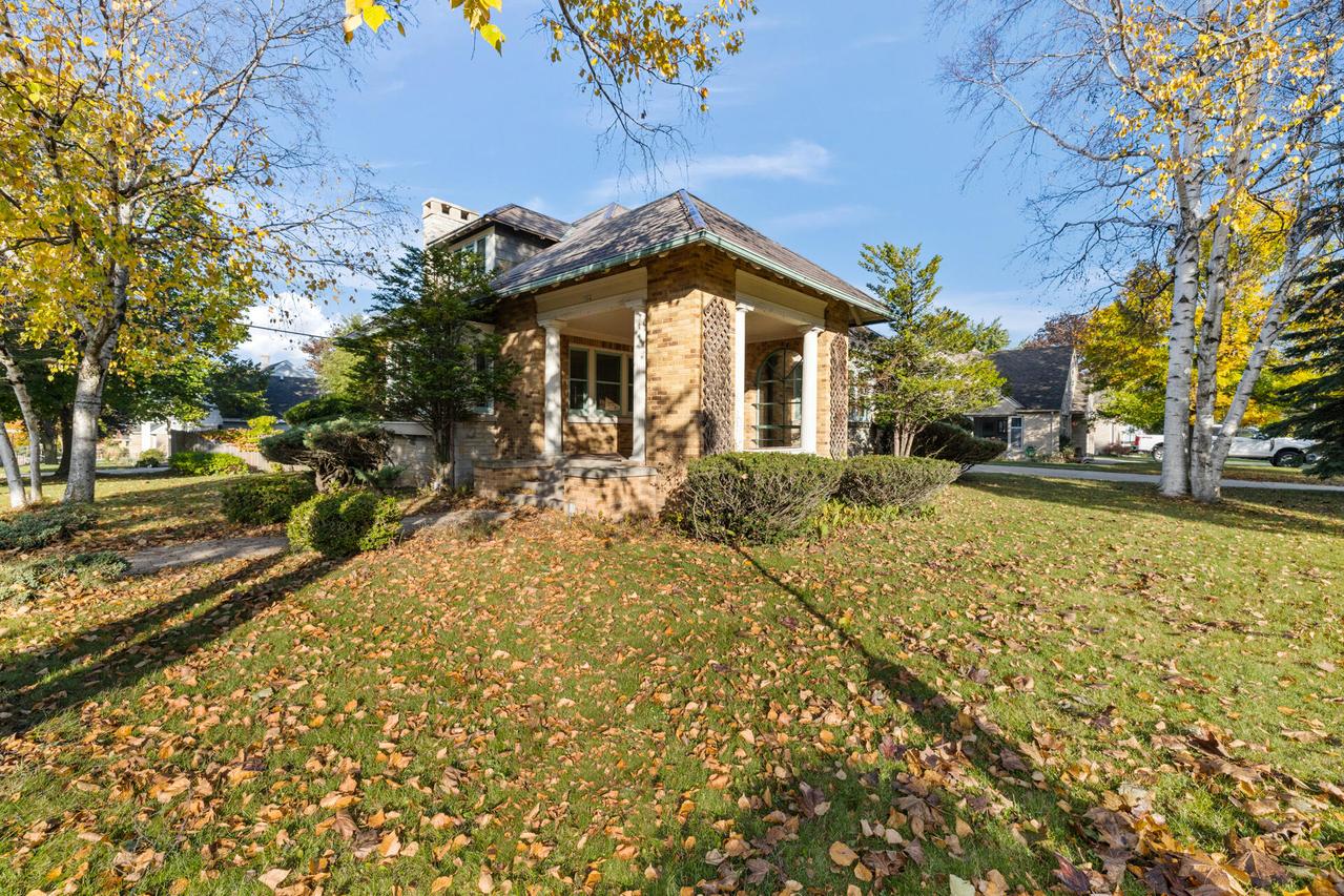 304 W Jackson St, Port Washington, WI 53074