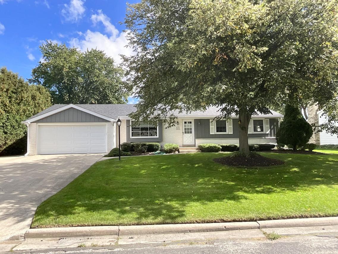 W173N8464 Westbridge Ave, Menomonee Falls, WI 53051