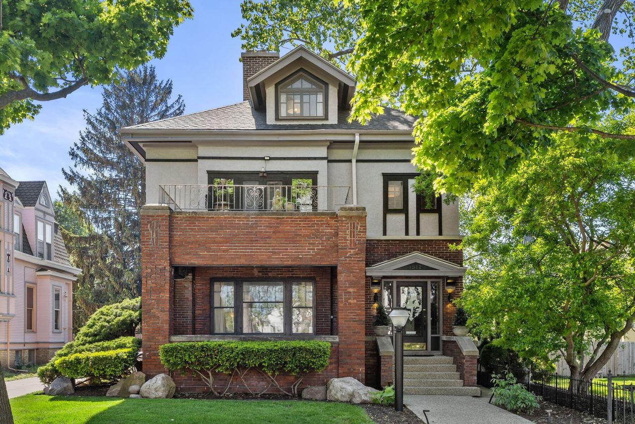 1512 College Ave, Racine, WI 53403