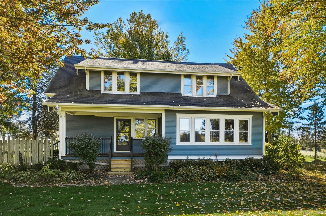 9731 W Highland Rd, Mequon, WI 53097
