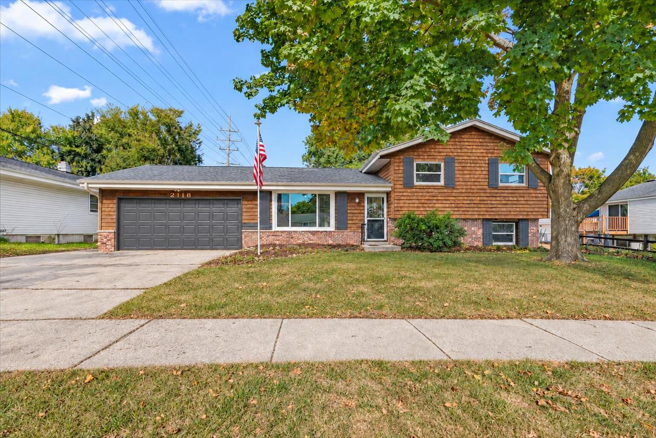 2118 Canary St, West Bend, WI 53090