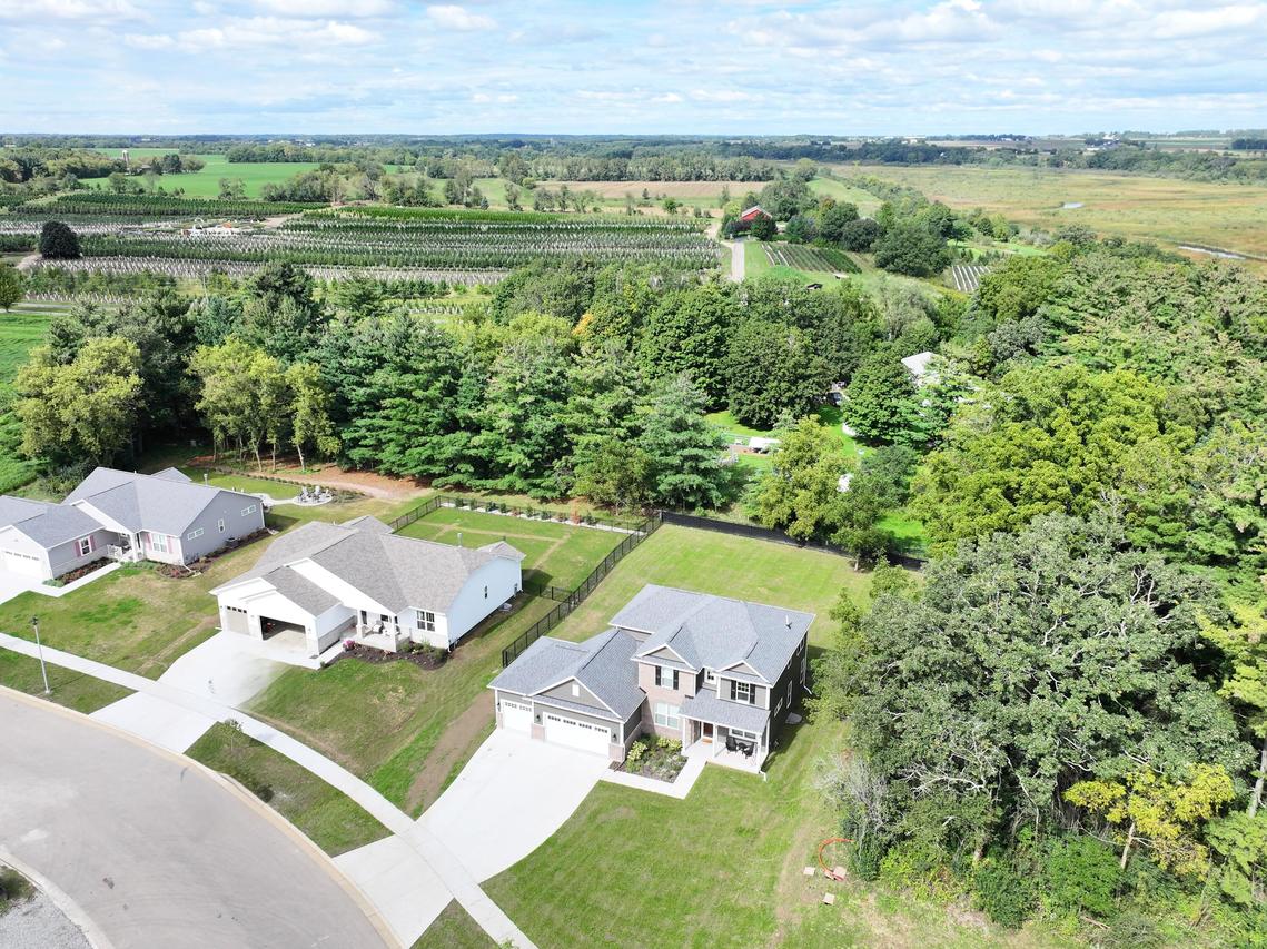 706 Arbor Ridge, Delavan, WI 53115