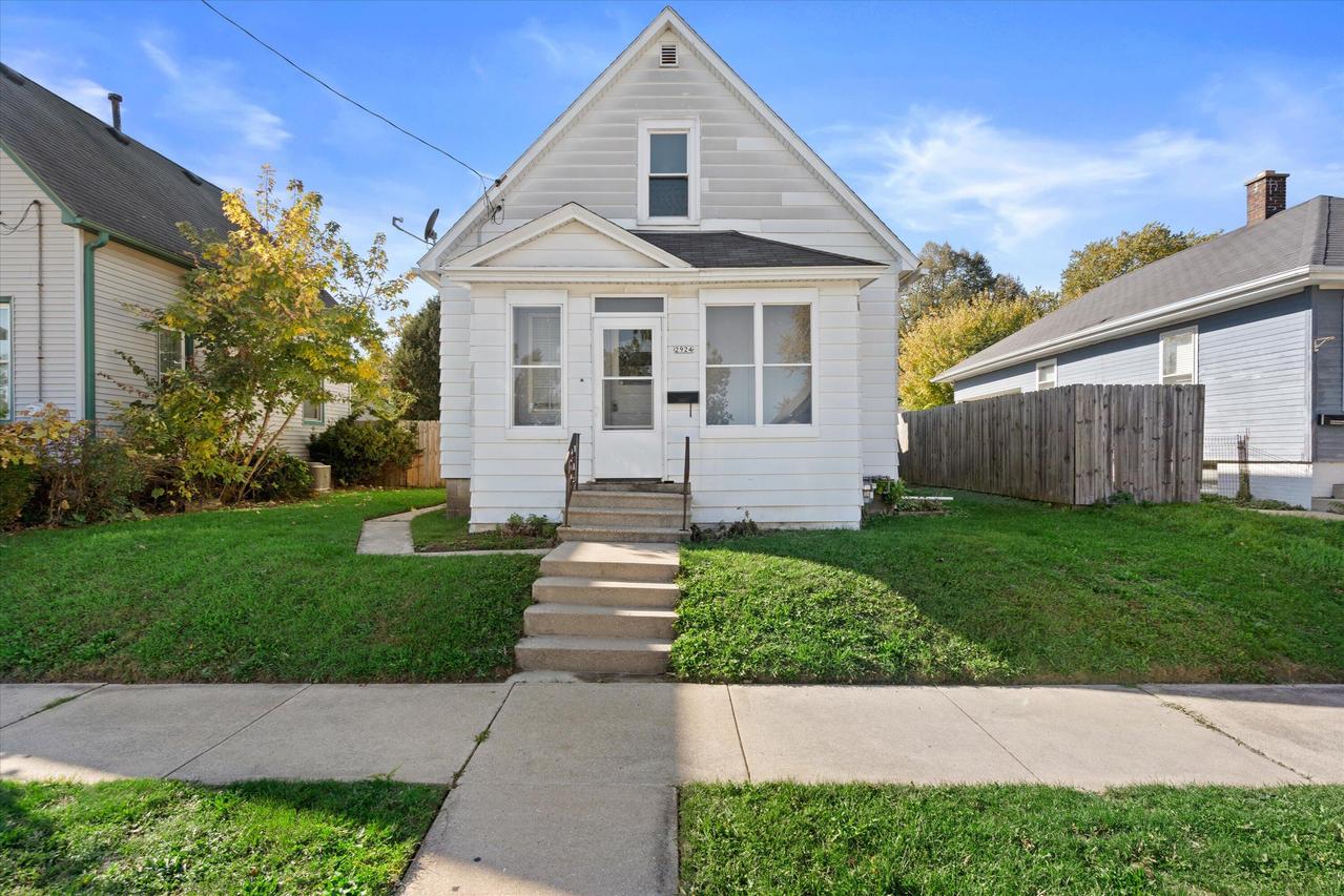 2924 93rd St, Sturtevant, WI 53177