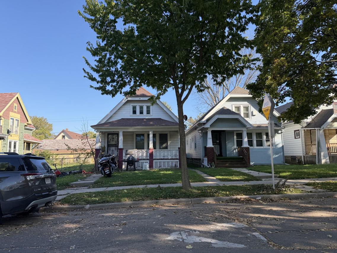3338 N 17th St, Milwaukee, WI 53206