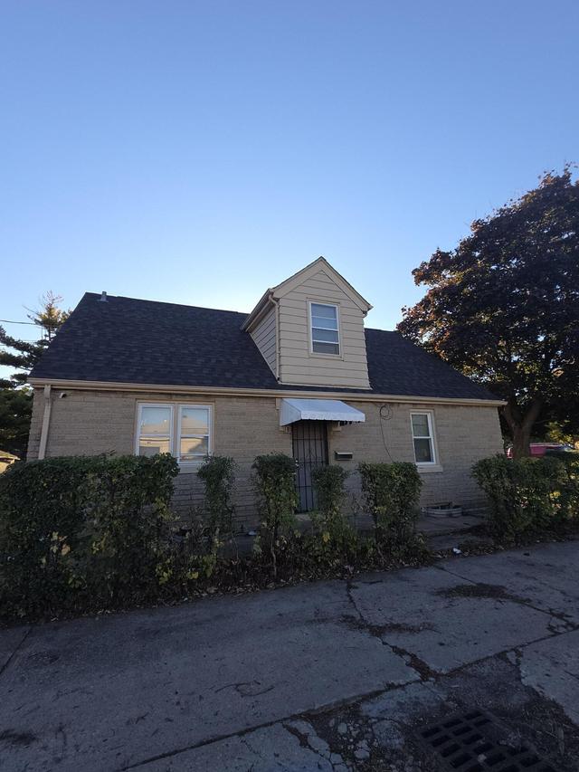 7421 W Grantosa Dr, Milwaukee, WI 53218
