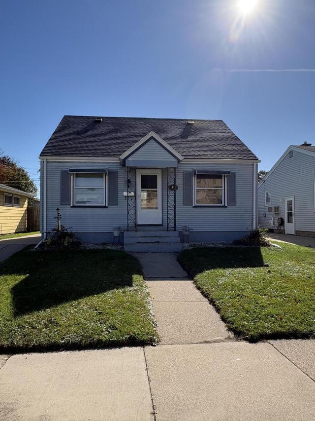 2609 Gillen St, Racine, WI 53403