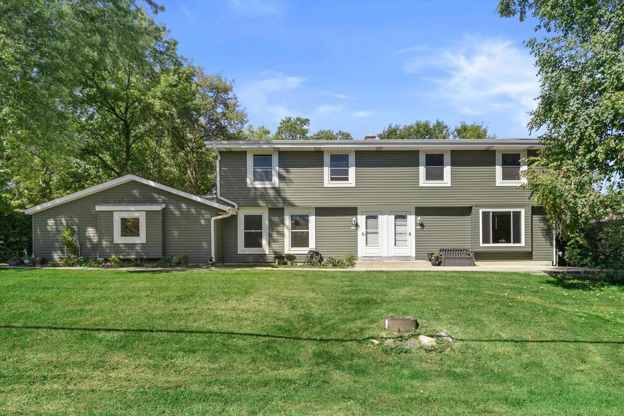 7360 Old Loomis Rd #7362, Greendale, WI 53129
