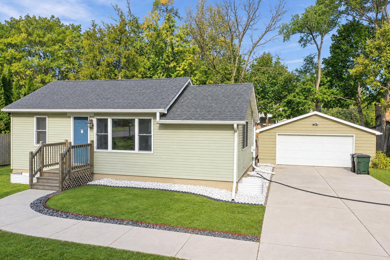 22216 121st St, Salem Lakes, WI 53104