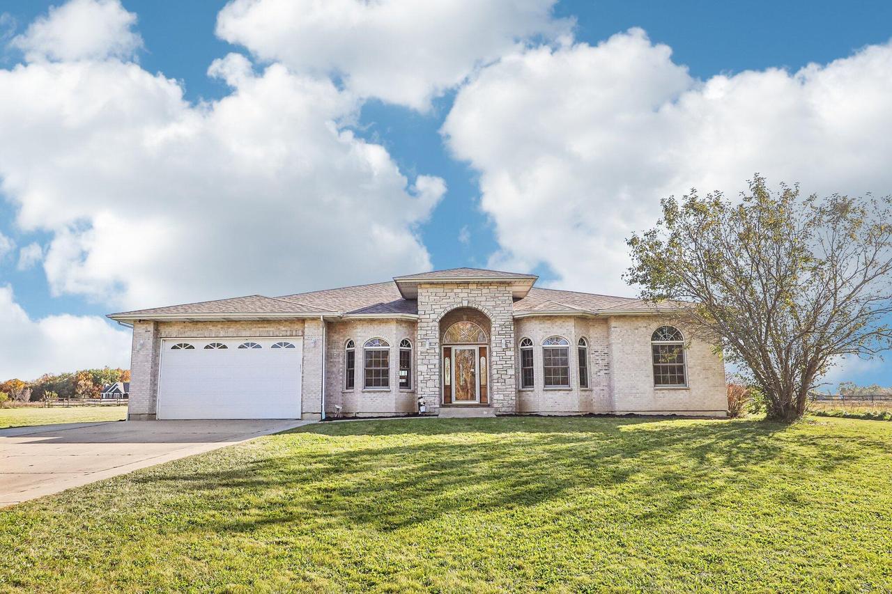 29355 106th St, Salem Lakes, WI 53179