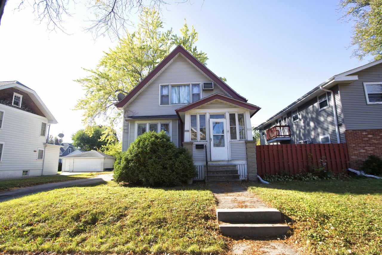 2131 S 82nd St #2133A, West Allis, WI 53219
