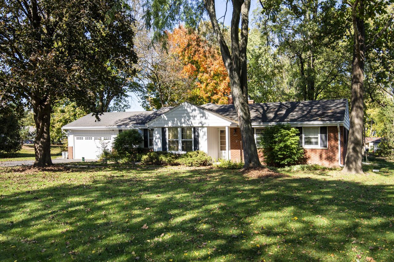 15960 Washington Dr, Brookfield, WI 53005