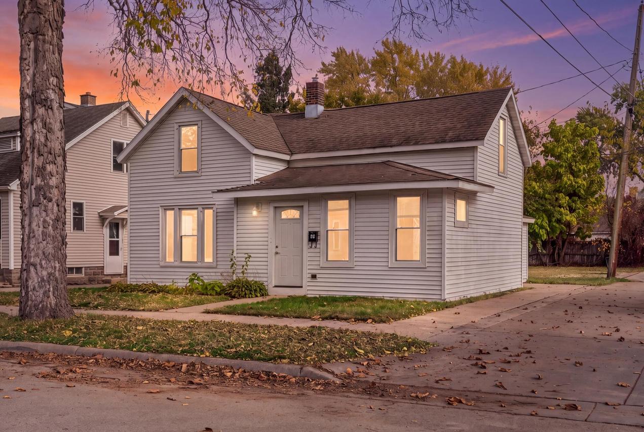 915 17th St, La Crosse, WI 54601