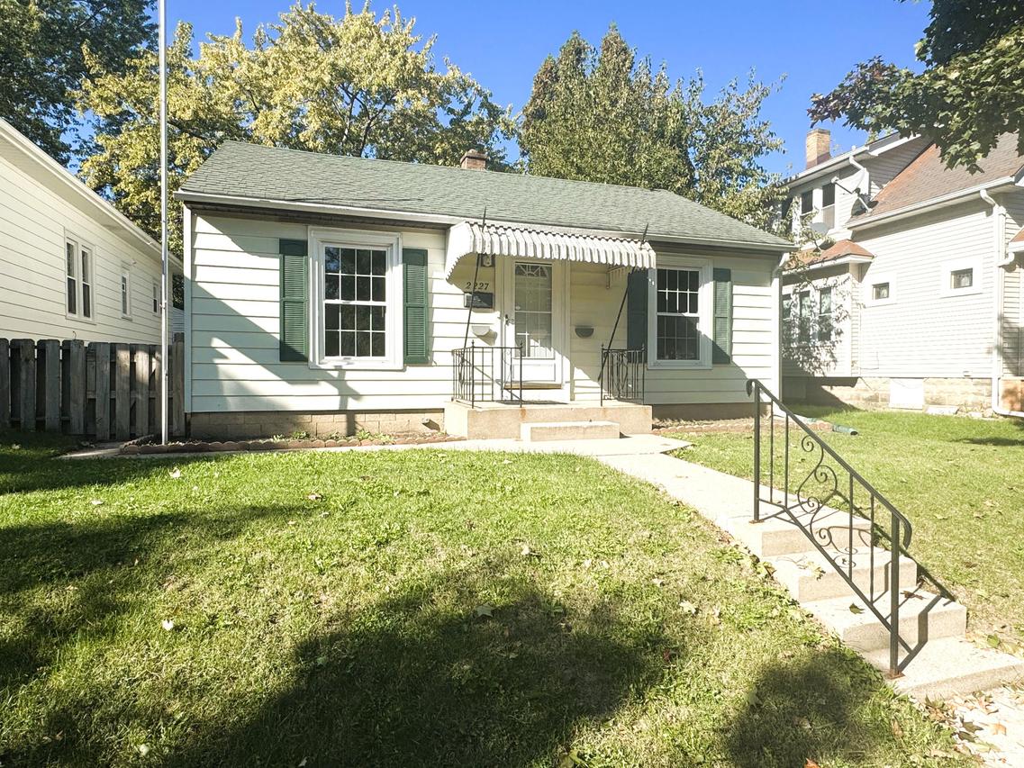 2227 S 63rd St, West Allis, WI 53219