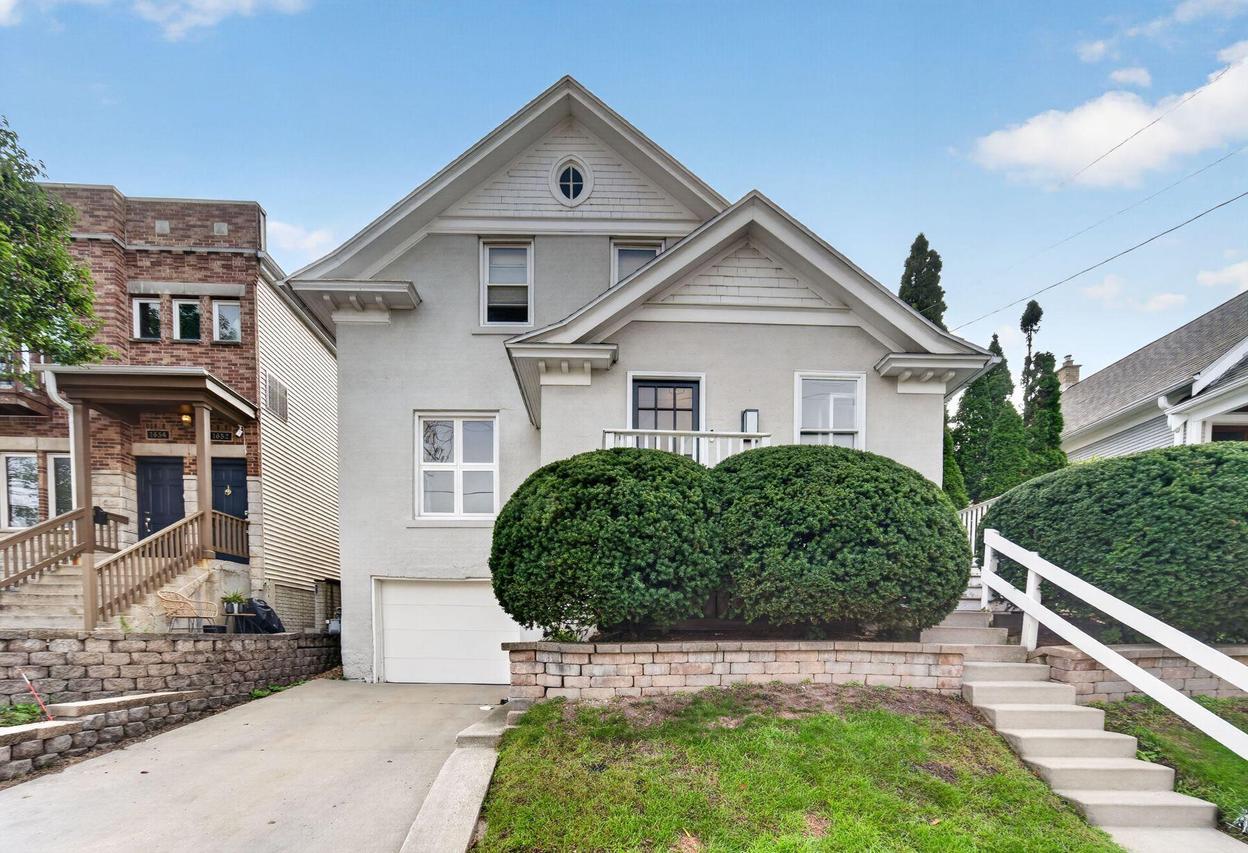 1646 N Warren Ave, Milwaukee, WI 53202