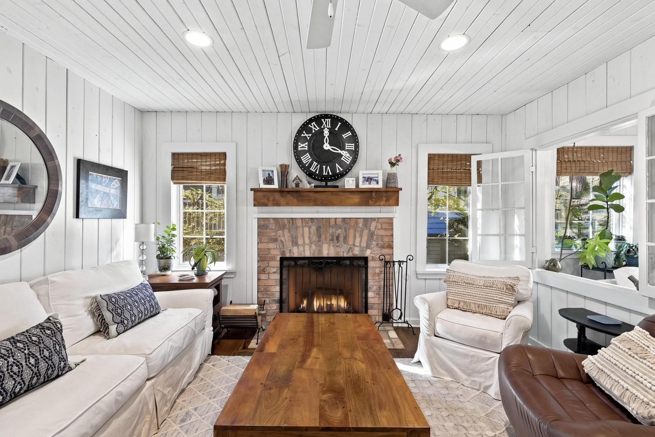83 Upper Loch Vista, Williams Bay, WI 53191
