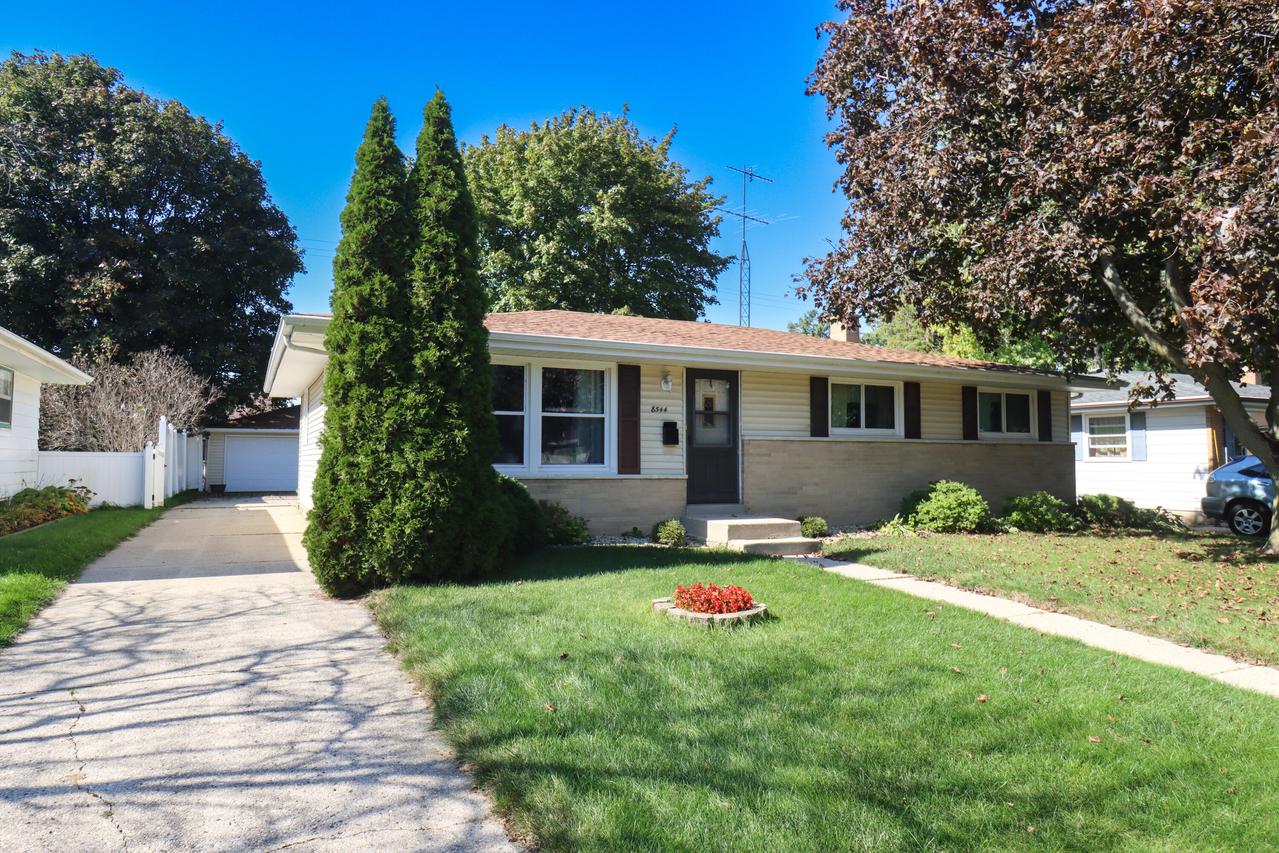 8544 32nd Ave, Kenosha, WI 53142