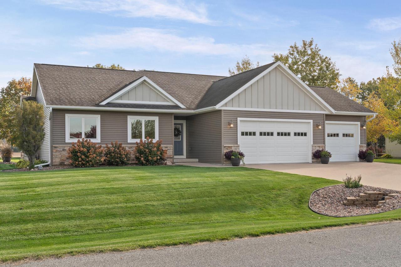 N8370 Ducke Dr, Holland, WI 54636