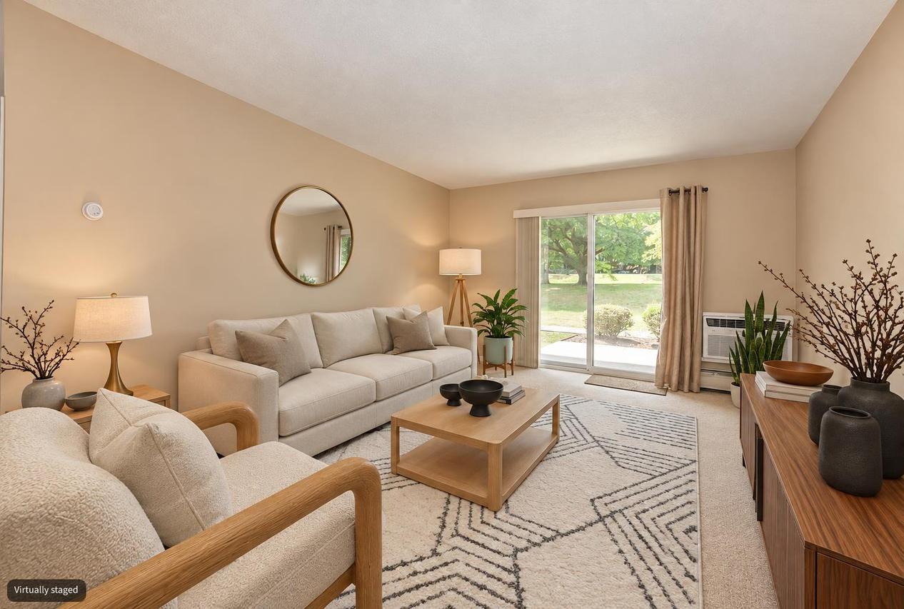 3935 S 84th St #4, Greenfield, WI 53228