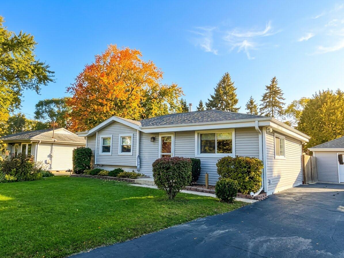 438 8th Pl, Somers, WI 53140