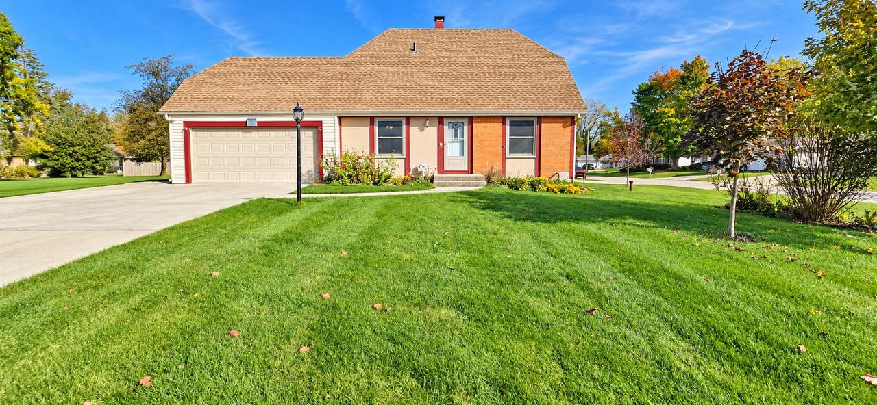 4932 Regal Ct, Racine, WI 53406