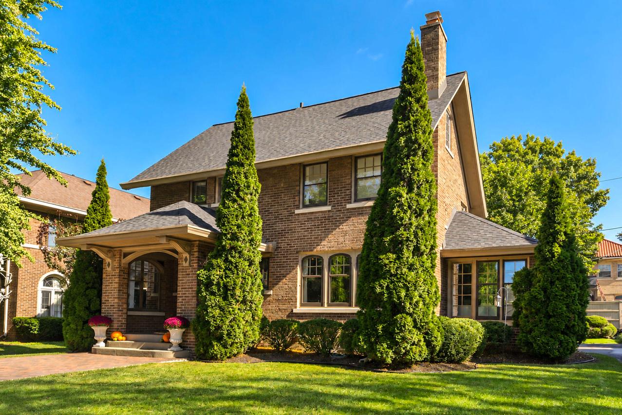 3482 N Summit Ave, Milwaukee, WI 53211