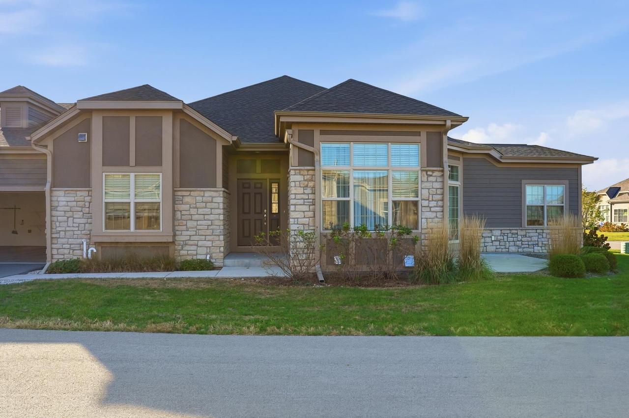 S99W13763 Jay Dr, Muskego, WI 53150