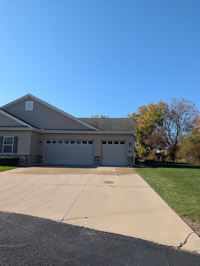 942 Langdon Ct, Mount Pleasant, WI 53406