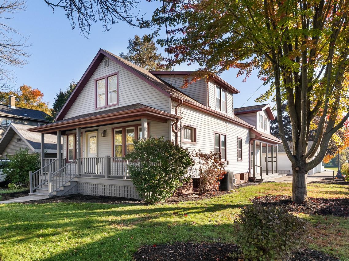 2513 Adams St, Two Rivers, WI 54241
