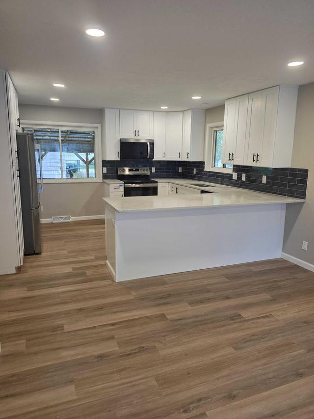 1949 Garland Ave, Waukesha, WI 53188