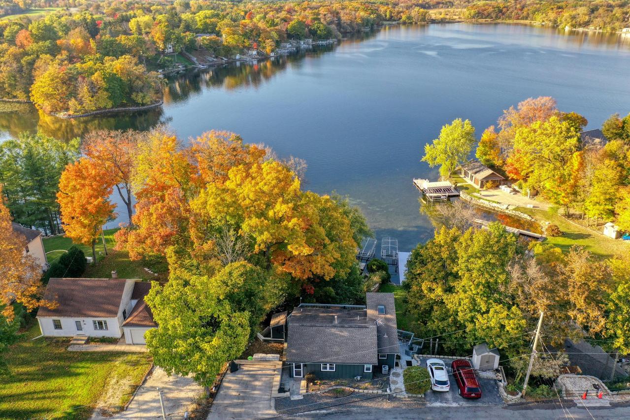 W288N8053 Park Dr, Merton, WI 53029