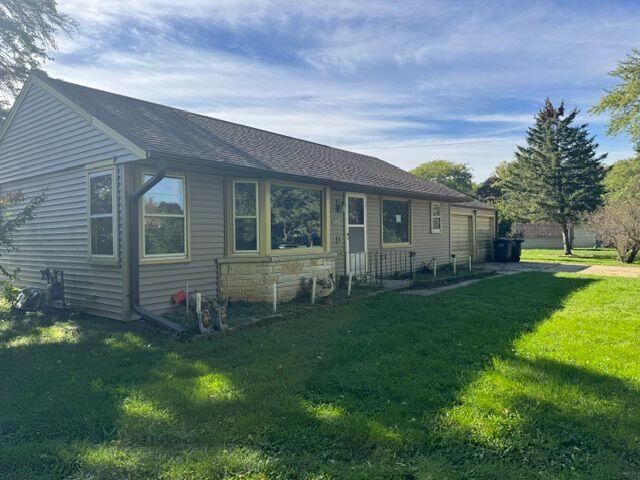 S90W22635 Loretto Ln, Big Bend, WI 53103
