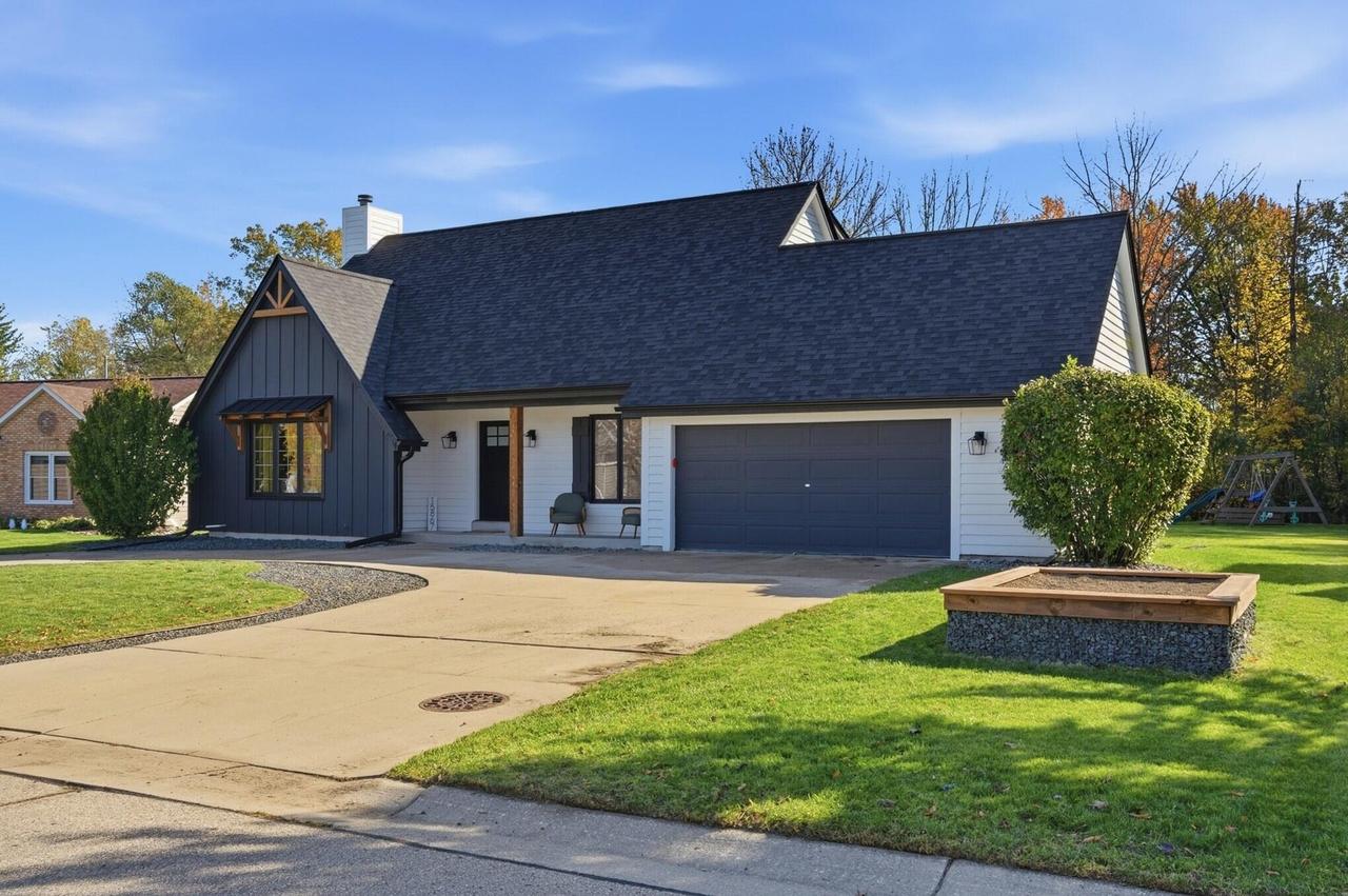 N76W15867 Hunters Ridge, Menomonee Falls, WI 53051