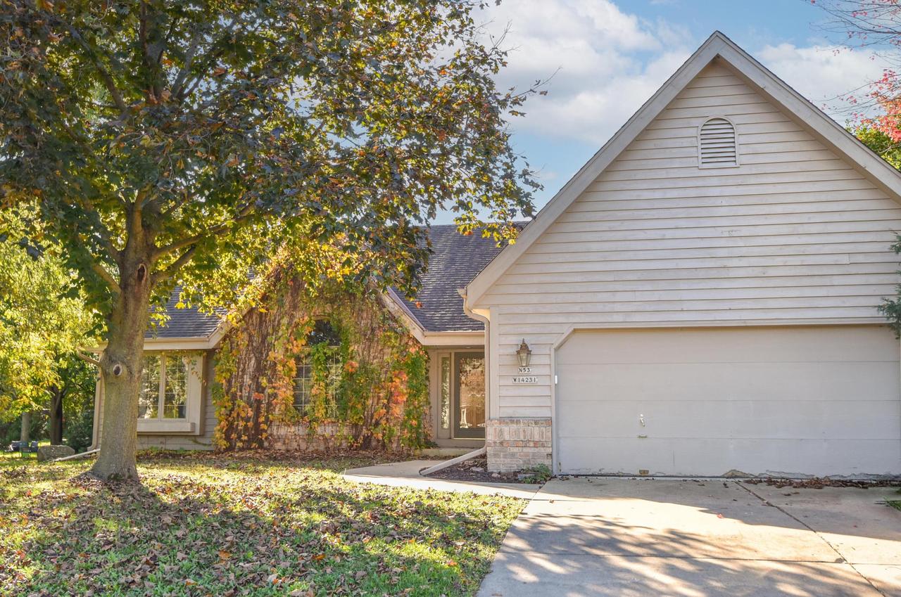 N53W14231 Invery Dr, Menomonee Falls, WI 53051