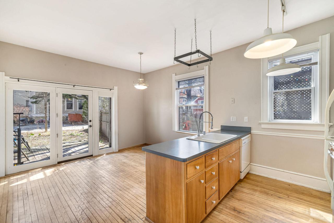 1566 N Warren Ave #1568, Milwaukee, WI 53202