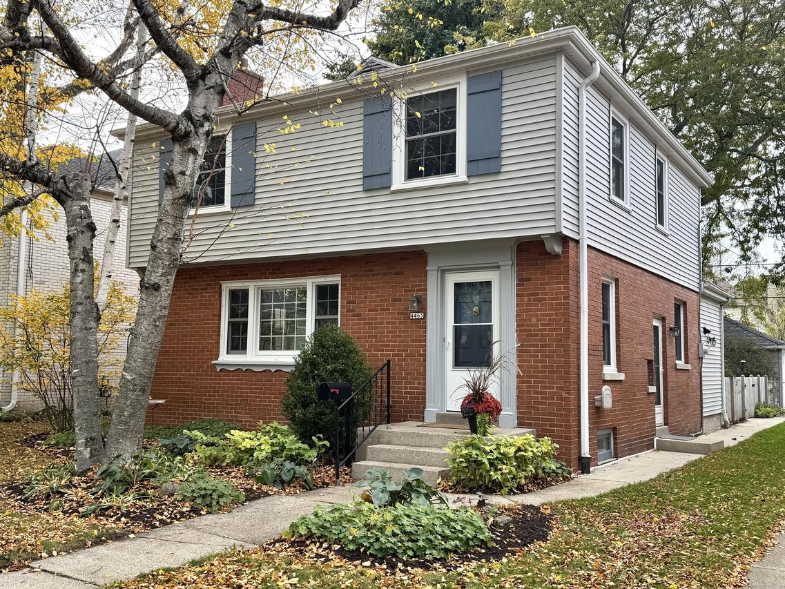 4465 N Woodburn St, Shorewood, WI 53211